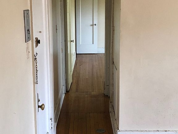 5th image of 1454 W Fargo Ave APT 3b