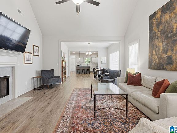 3rd image of 416 Hamilton Pl