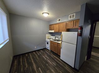716 Randolph St APT 3, Waterloo, IA 50702