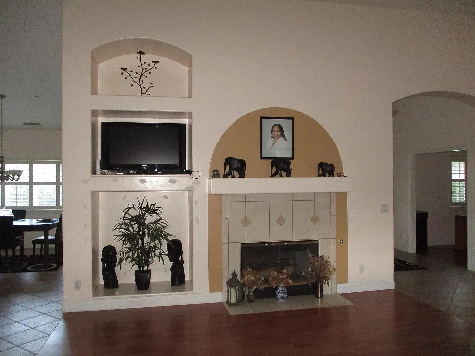 3 bed, 2.5 bath, 2490 sqft, $4,125 — Photo 4
