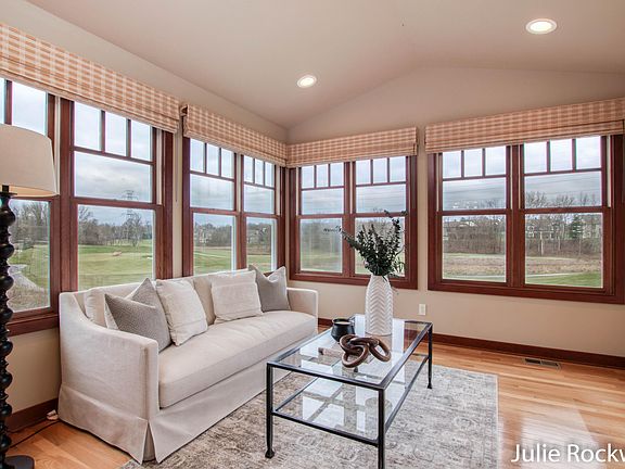4th image of 1939 Talamore Ct SE