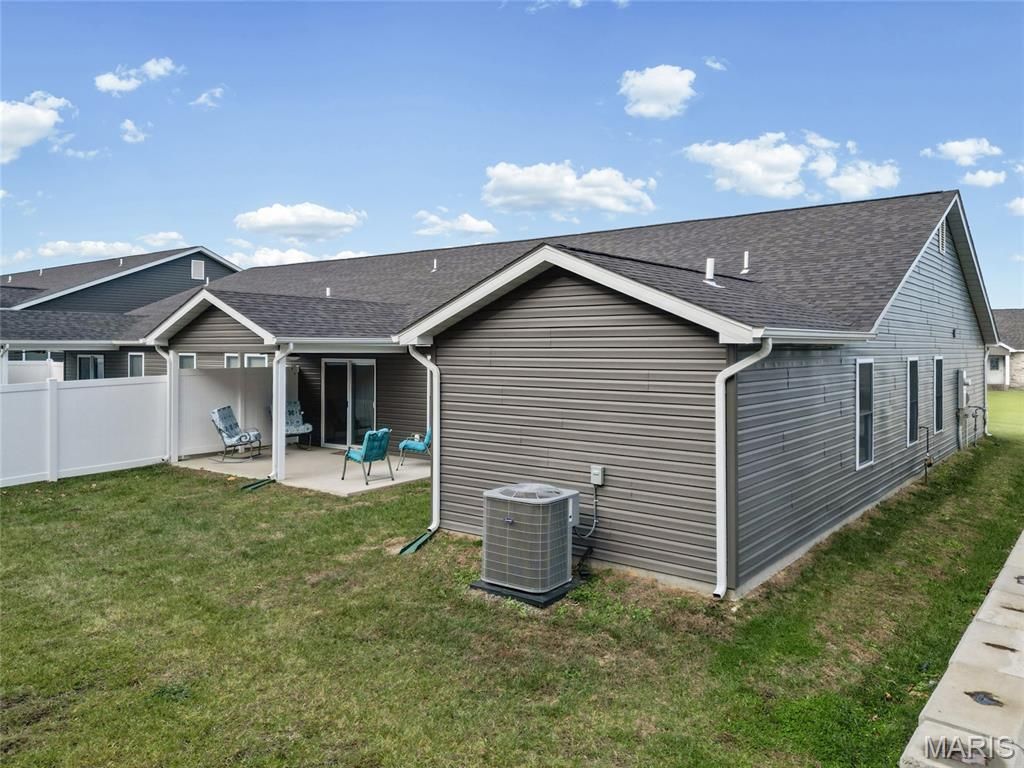 1539 Hickory Lndg, De Soto, MO - View 5