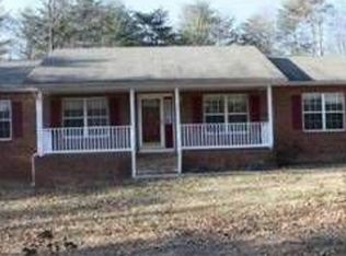 352 Holly Springs Dr, Louisa, VA 23093