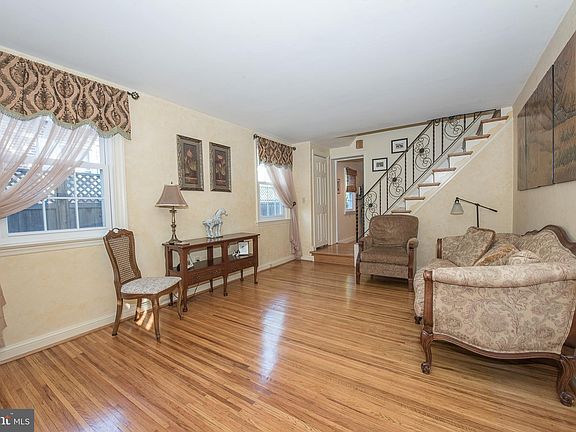 3rd image of 329 Ivy Rock Ln
