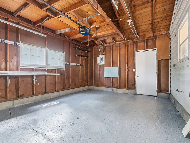 1441 W Lynn Dr — Photo 19