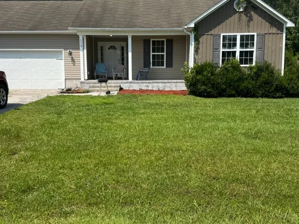 110 Hidden Hollow Dr, Richlands, NC 28574