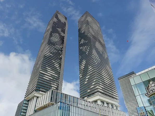 55 Cooper St #7108, Toronto, ON M5E 0G1