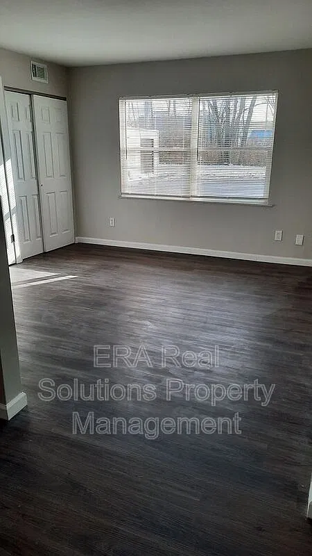 2 bed, 1.0 bath, $895 — Photo 3