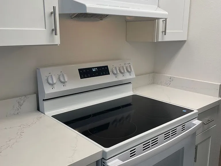 Franklin Apartments — Photo 39
