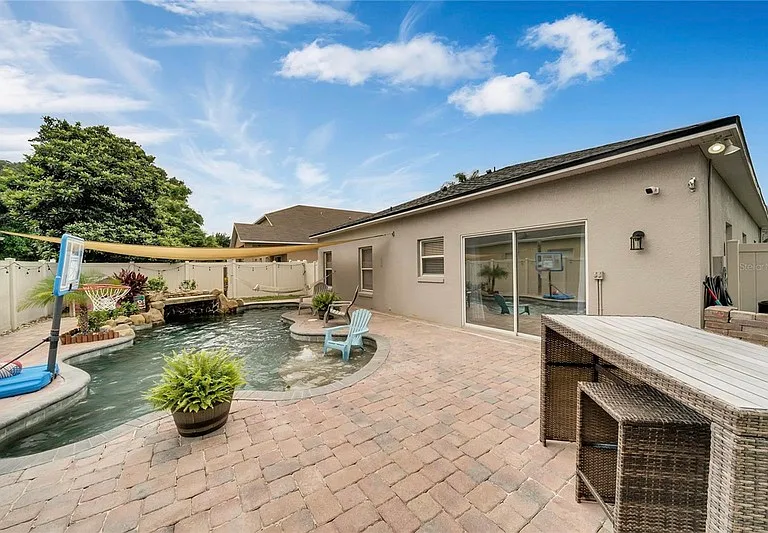 318 Clydesdale Cir — Photo 29