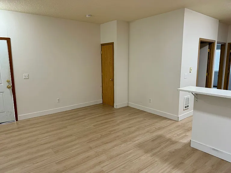 #170-5520 N. Missouri Ave. — Photo 3