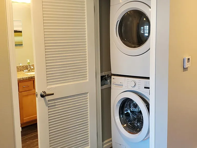450 J St #7151 — Photo 25