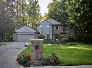 718 Shady Brook Ln, Flushing, MI 48433