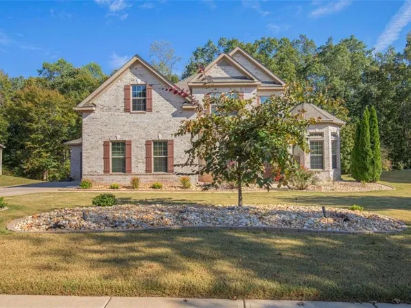 6856 Louis Dr, Locust Grove, GA 30248