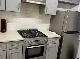 740 S Oak Dr, Bronx, NY 10467