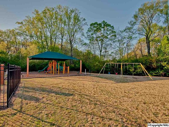 3rd image of 5007 Oak Creek Dr SE