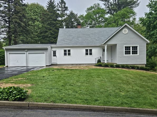 92 Lounsbury Rd, Fairfield, CT 06825