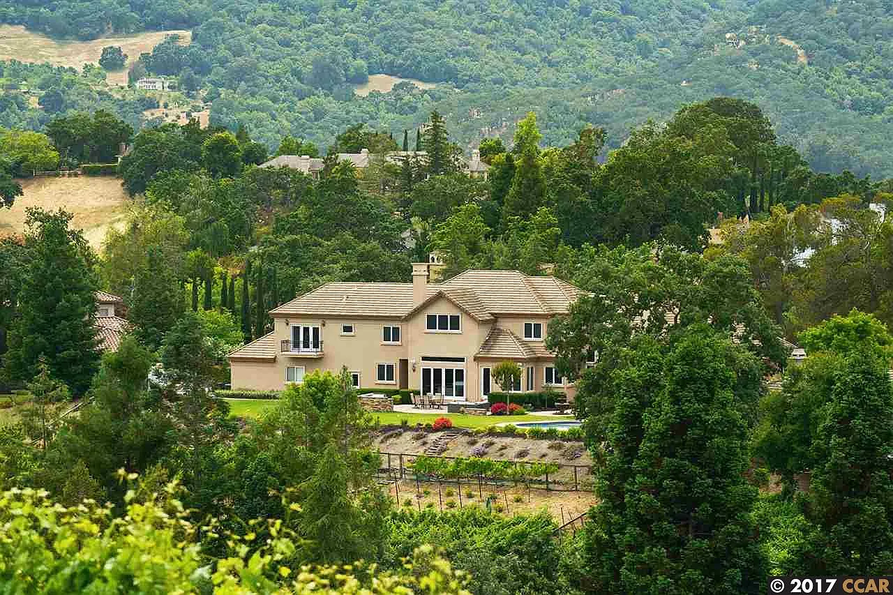 15 Country View Ln photo 1