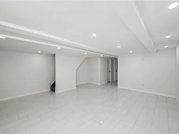 1246 Troy Avenue image 15 of 31