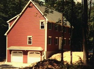 2 Sleepy Hollow Rd, Newtown, CT 06482