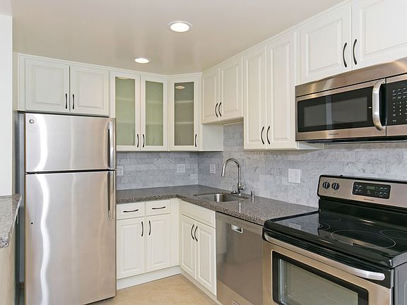 2nd image of 1020 5th Ave N APT 8