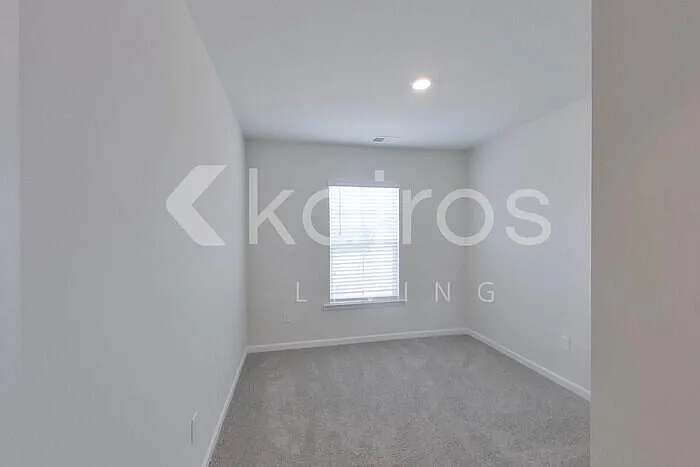 2529 Banyan Cir — Photo 18