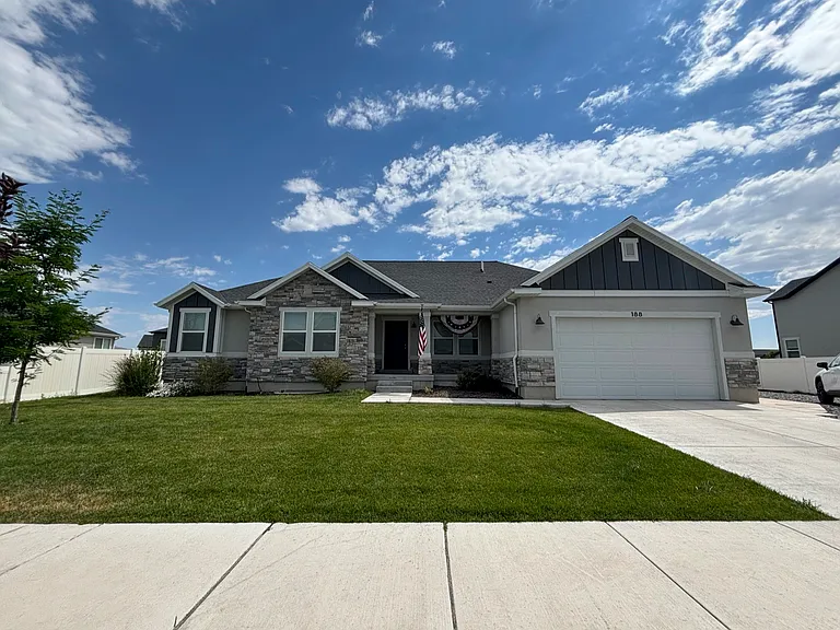 188 E Bruin Dr — Photo 4