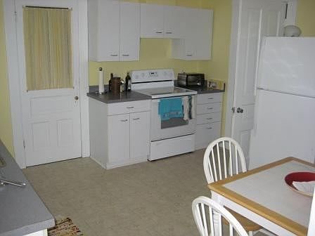 115 Paddock #1- Kitchen
