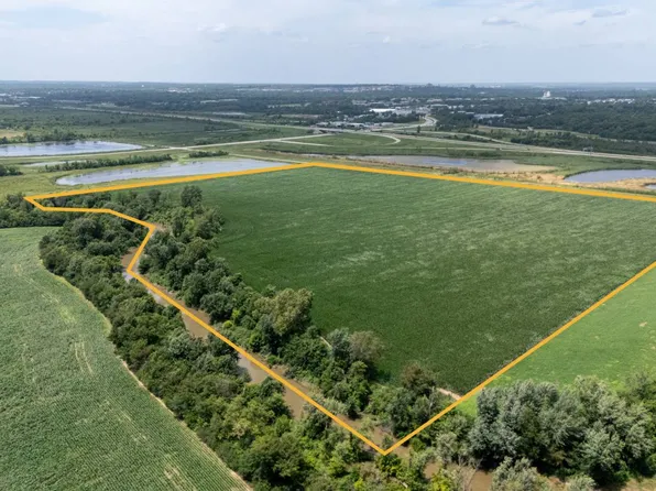 715 E 1250th Rd, Lawrence, KS 66046