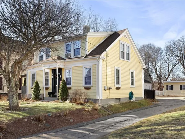 435 S Main St, Woonsocket, RI 02895