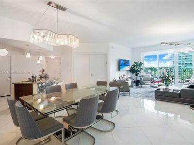 20000 E Country Club Dr APT 705, Aventura, FL, 33180