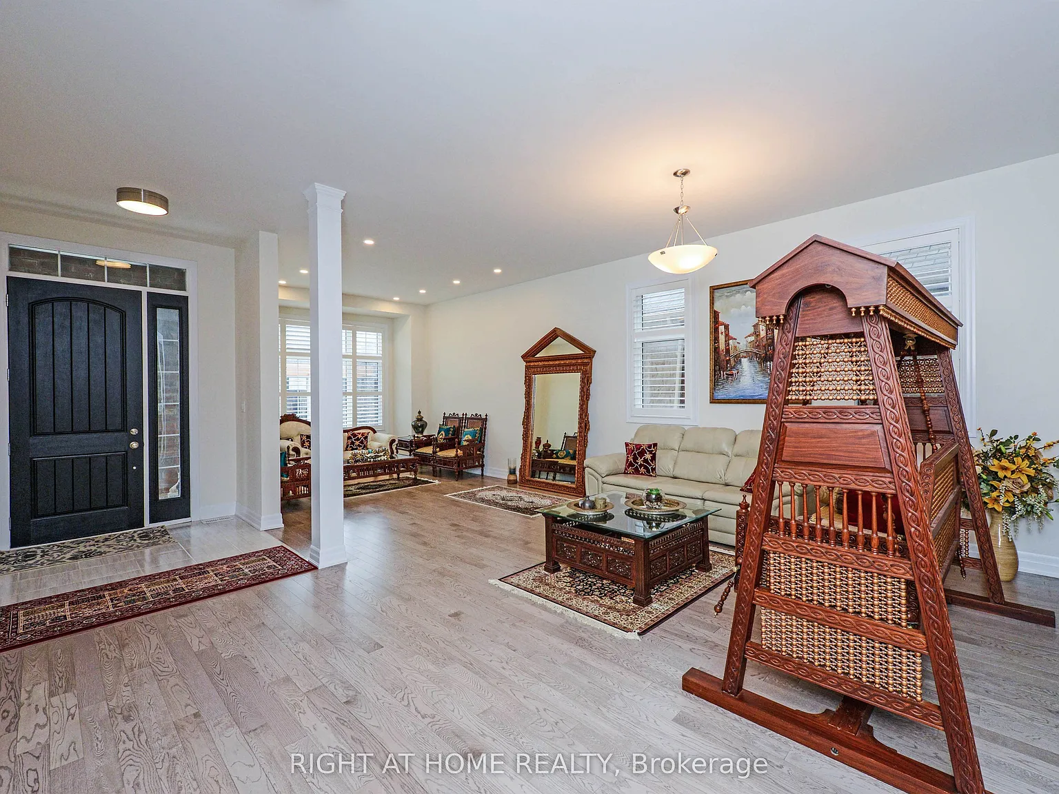 4 bed, $6,200 — Photo 2