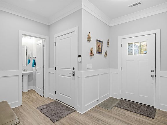 5th image of 135 McAlister Rd