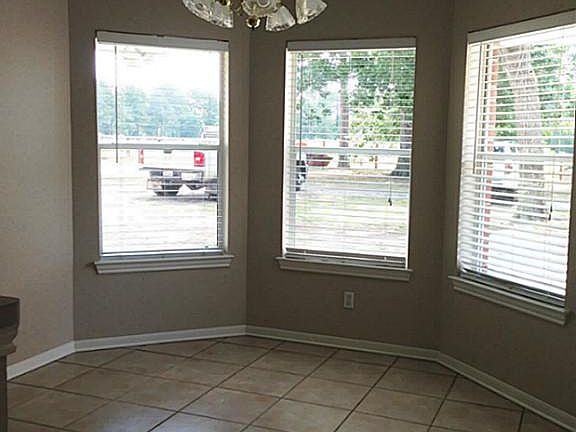 4th image of 25717 Lakeside Dr