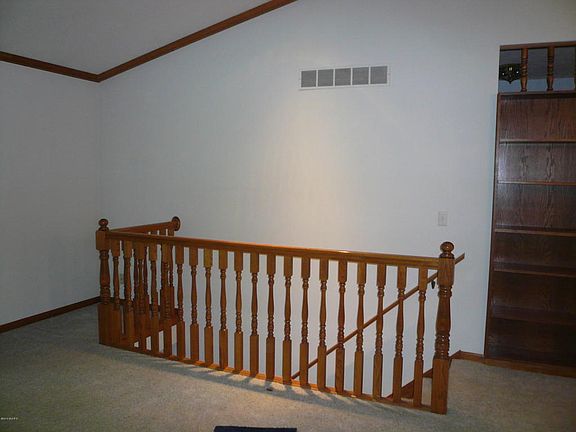 2nd image of 3050 Maple Villa Dr SE