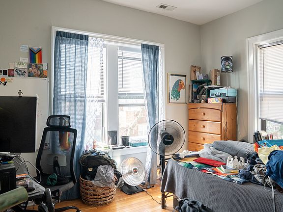 5th image of 3002-10 W Ainslie St #3002-3S