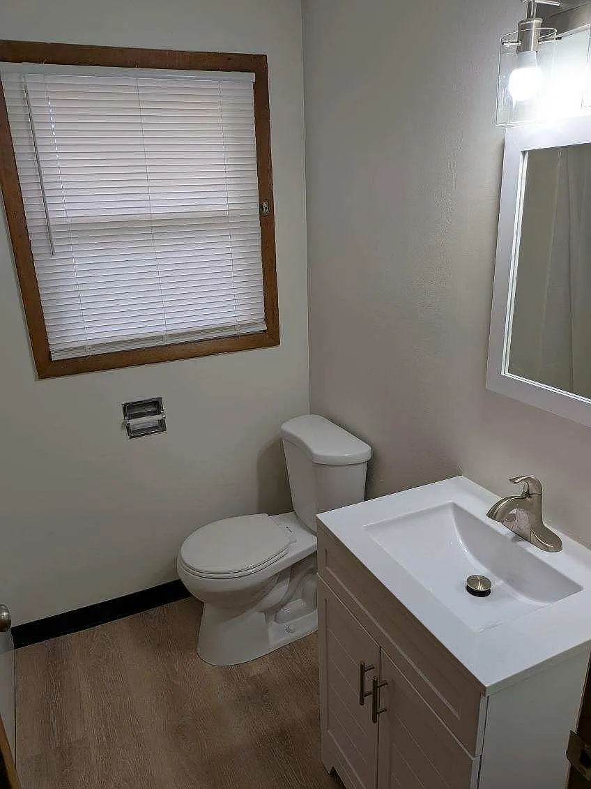 2 bed, $1,100 — Photo 2