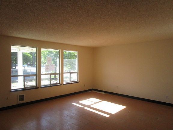 4th image of 8090 S Ainsworth Ave