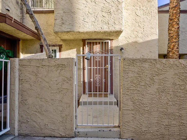 5031 Spencer St #C — Photo 3