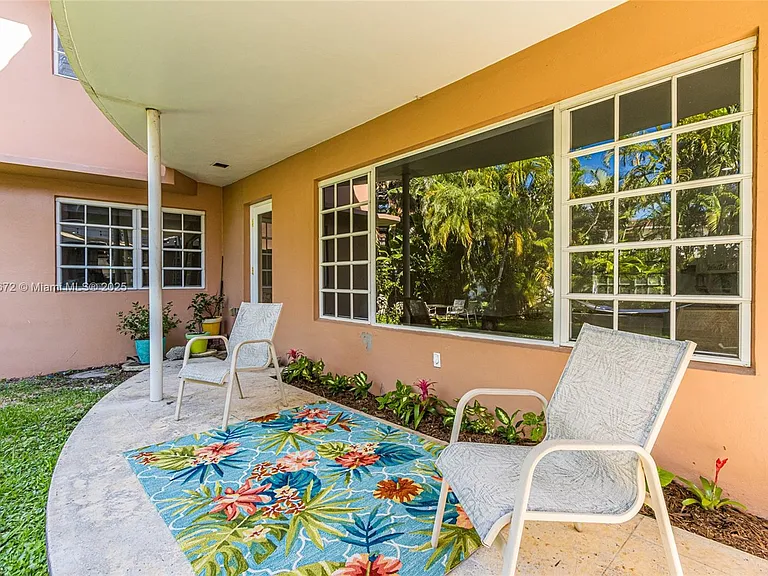 60 Park Dr #C — Photo 2