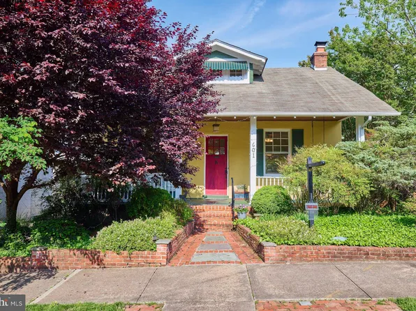 601 N View Ter, Alexandria, VA 22301