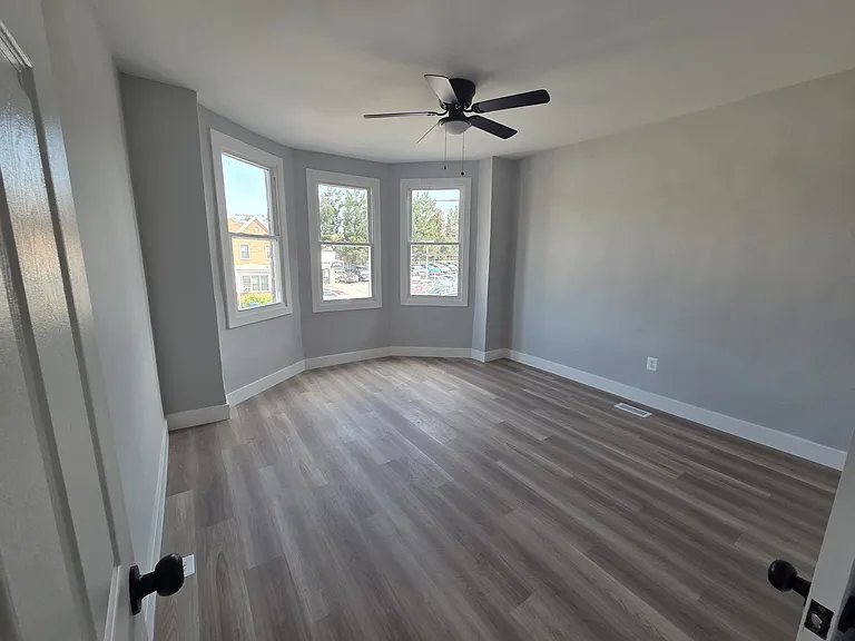5026 Belair Rd — Photo 5