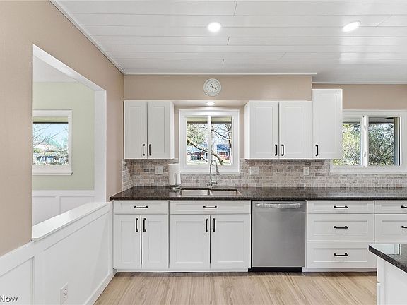 2nd image of 7070 Dogwood Ln