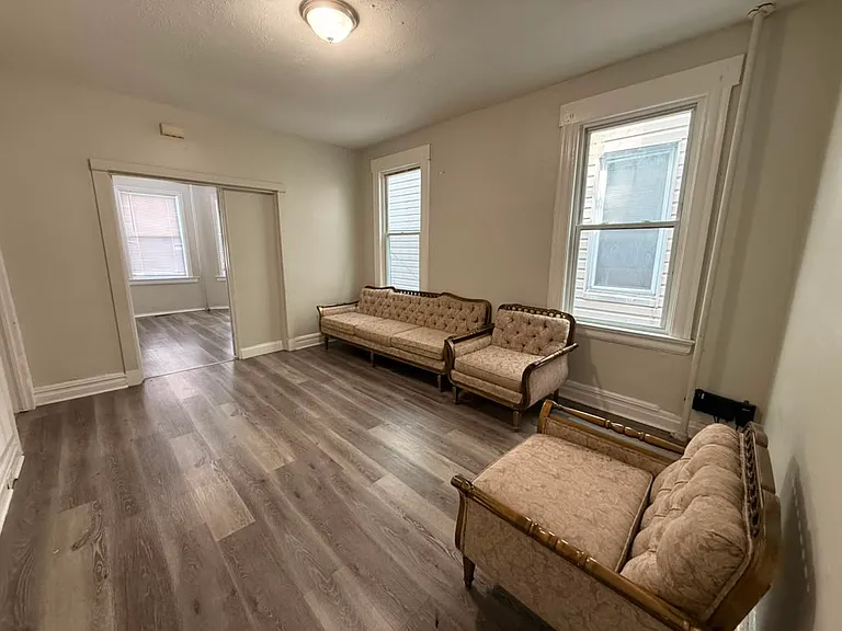 1115 Grove St #1 — Photo 2
