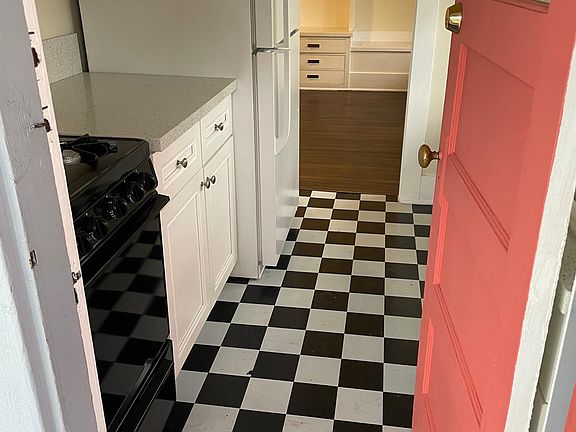 3rd image of 64 N Bonnie Ave APT 2