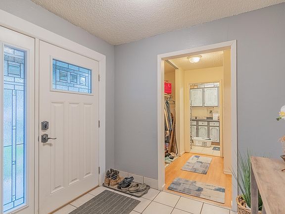 3rd image of 101 Oak Dr
