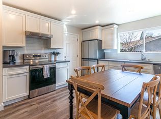 208 Vista Ct UNIT A, Sebastopol, CA 95472