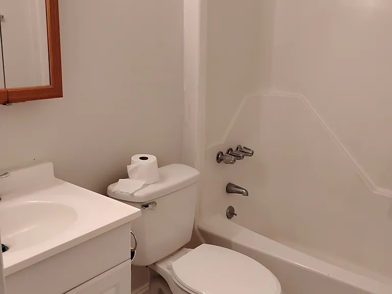 310 Briarwood Ln #B — Photo 4
