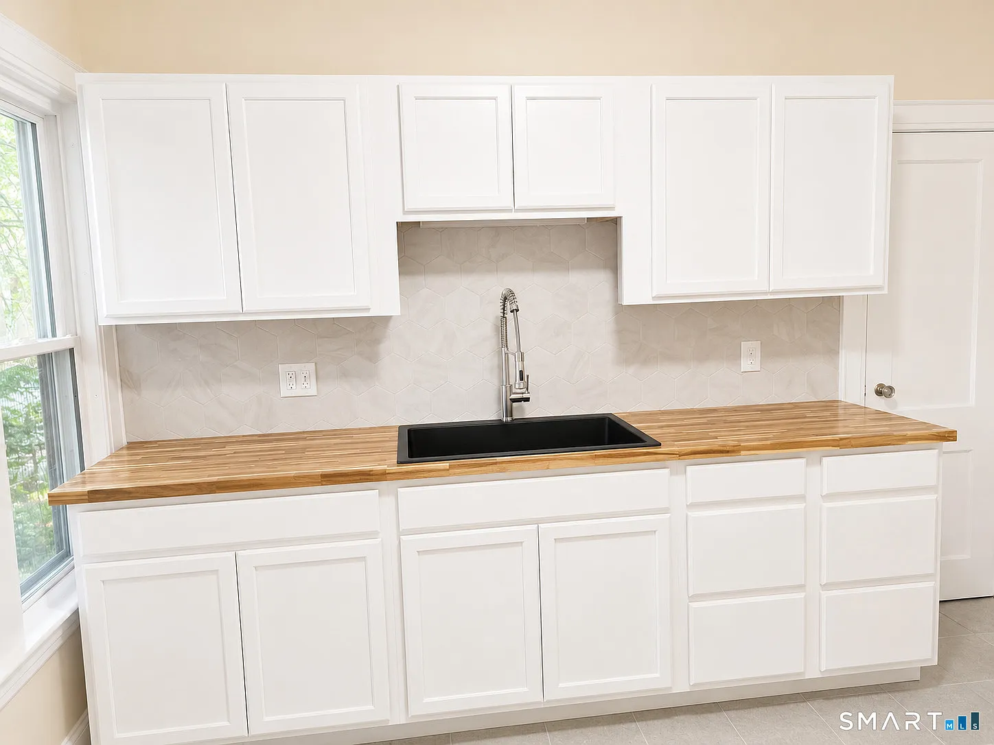 3 bed, 1.0 bath, 1600 sqft, $2,750 — Photo 3