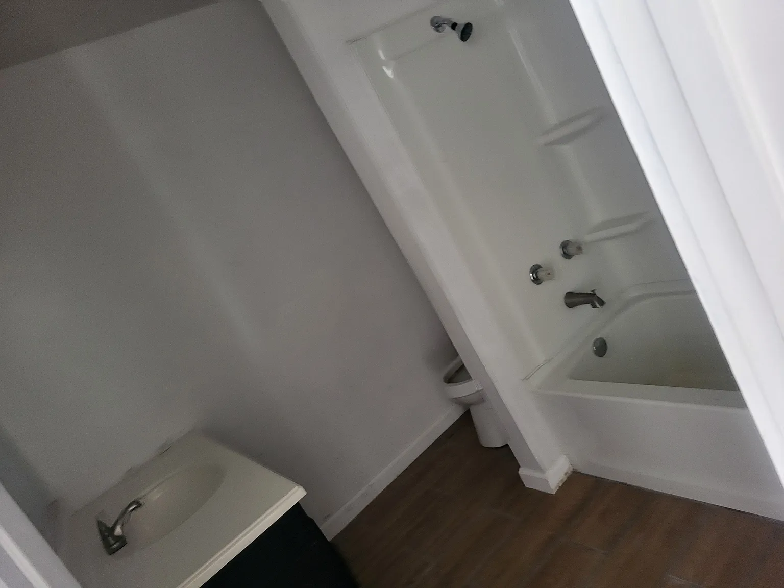 1 bed, 900 sqft, $695 — Photo 4